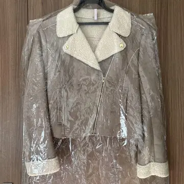 [ 새상품급 ] 미슈마슈 베이지 스웨이드풍 숏 자켓