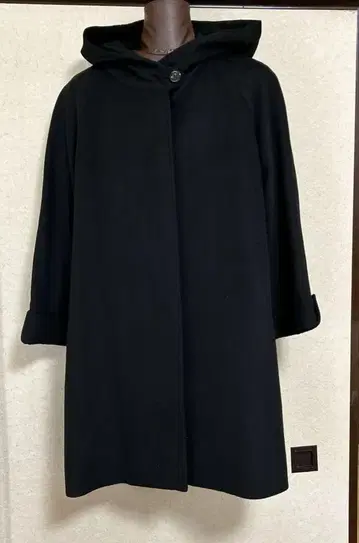 캐시미어 100% 블랙 후드 부착 코트