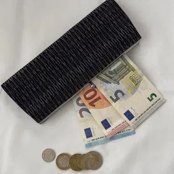 품격이 느껴지는 와() 테이스트의 슬림 장지갑 가마구치