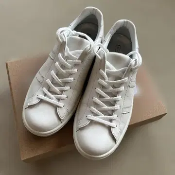 아킬레스 솔보 스니커즈 화이트 22.5cm