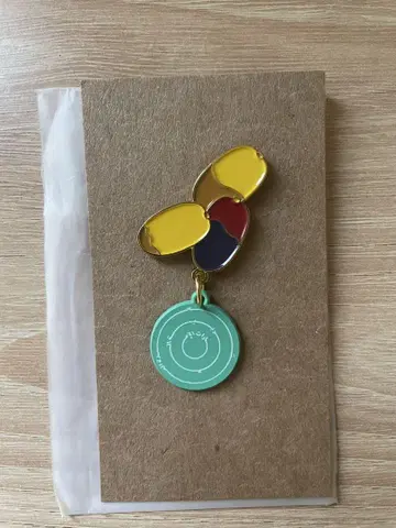 Limited edition 3dates 핀 배지 UAE expo