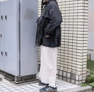 프릭스 스토어 나일론 숏코트
