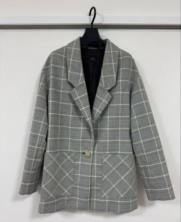 극미품 ARMANI EXCHANGE 체크 무늬 스커트 셋업