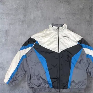 DECATHLON 바람막이 L 사이즈 상당 1424