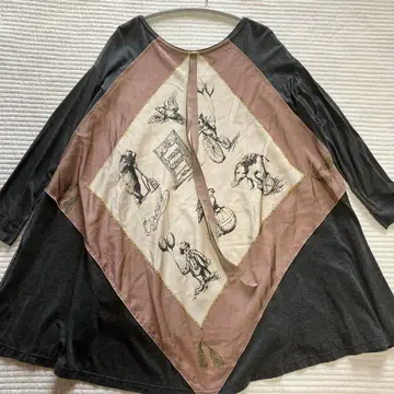 Beardsley 뒷면 스카프 A라인 티셔츠