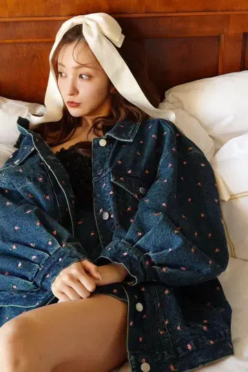ROSY LUCE EMBROIDERY FLOWER DENIM JACKET