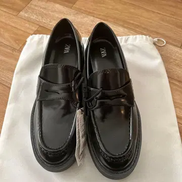 ZARA 로퍼