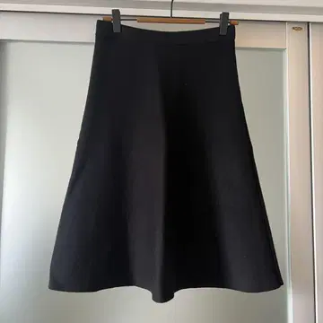 Sov. 블랙 플레어 스커트 무릎 기장