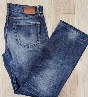새상품 UNIQLO UJ B002 빨간 귀 데님 청바지 빈티지 가공