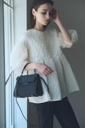 블루 레어 자수 오리지널 블라우스, 화이트