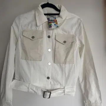 Desigual 화이트 자켓 미사용 새상품