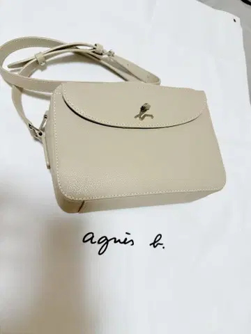 agnes b. 로고 턴락 가죽 숄더