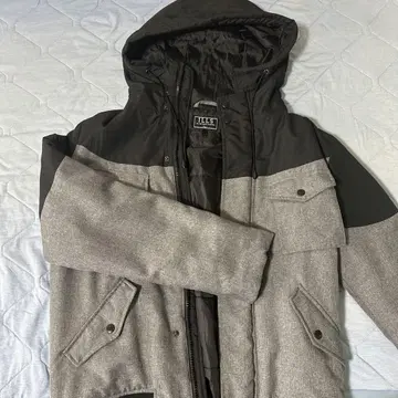 ILLS 다운 자켓 L 그레이/블랙