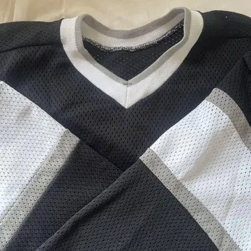 메쉬 상의 구제 의류