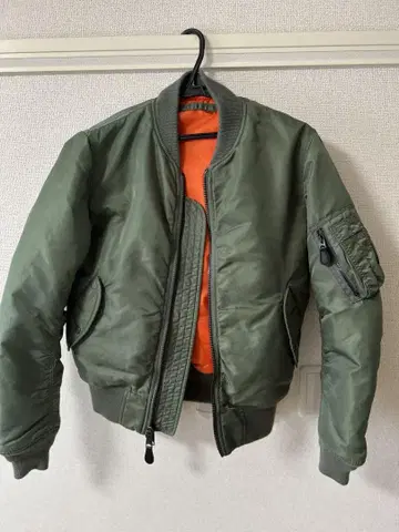 AVIREX MA-1 자켓 올리브