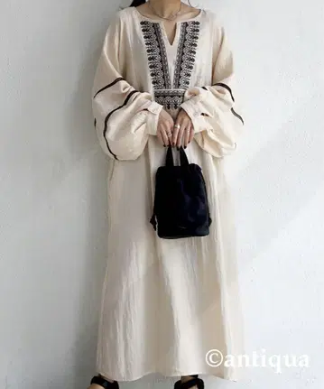 antiqua 아이보리 자수 롱 원피스