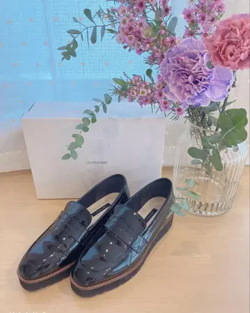 OURHOME 블랙 에나멜 가죽 로퍼 23.5cm