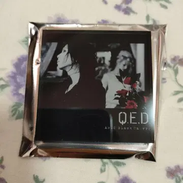 QED Acid Black Cherry 아크릴 마그넷