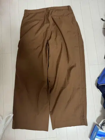 브라운 플리츠 와이드 팬츠