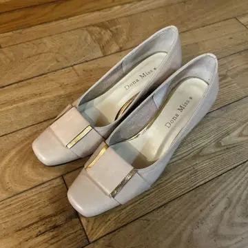 새상품 미사용 Diana Miss 베이지 스퀘어토 펌프스