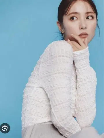 CELFORD 크롭 셔링 블라우스