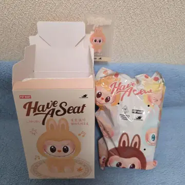 POP MART Have A Seat 라비스 봉제 인형 미개봉 상태입니다