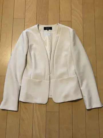 COUP DE CHANCE 화이트 노카라 자켓 40
