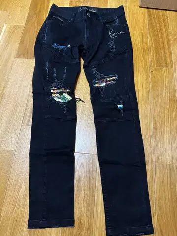 Kani Kani 블랙 데님 팬츠 데미지 가공