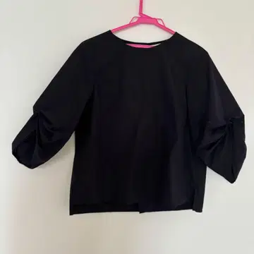 BEAMS HEART 소매 볼륨 턱 블라우스 블랙