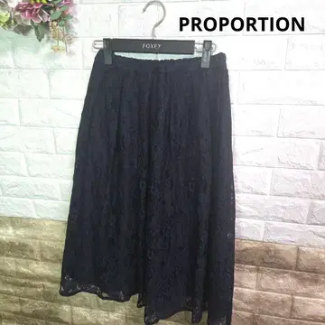PROPORTION 네이비 레이스 플레어 스커트 무릎 아래 길이