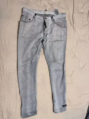 DSQUARED2 그레이 스키니 데님