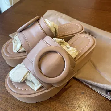 Gianvito Rossi 통굽 샌들 35하프 2025SS