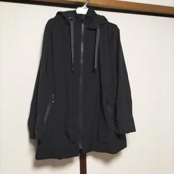 새상품 택 포함 후드 달린 점퍼