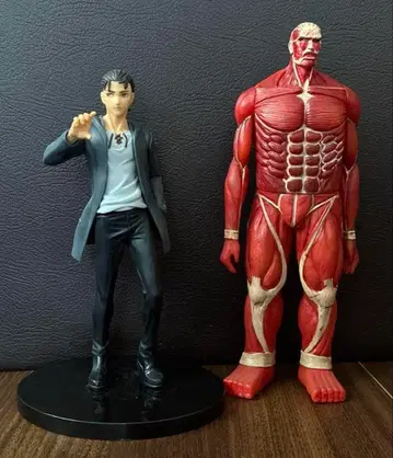 진격의 거인 엘렌 예거 & 초 대형 거인 소프트 비닐 2체 세트