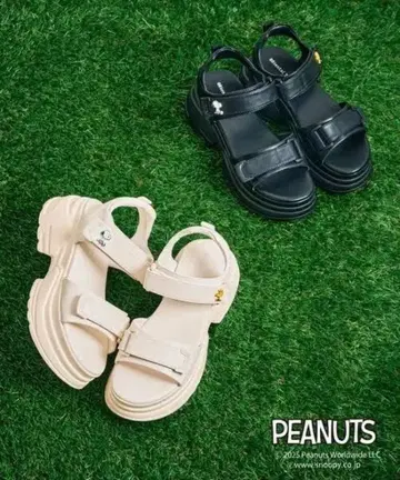 PEANUTS 통굽 스트랩 샌들