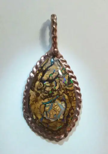 회화석 볼더 오팔