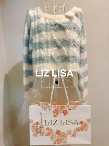 LIZ LISA 스카이블루와 화이트 스트라이프 니트
