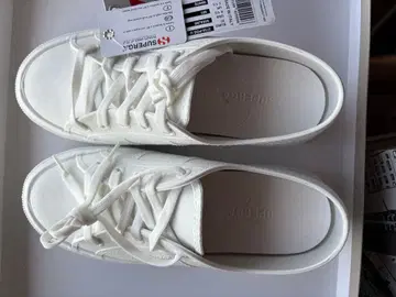 Superga 화이트 로우컷 스니커즈 35 비닐