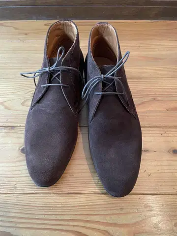 다크 브라운 스웨이드 처카 부츠