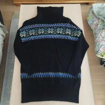 노르딕 무늬 터틀넥 스웨터 블랙