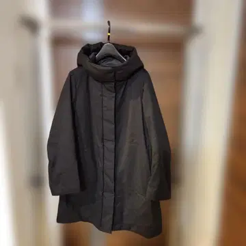 UNIQLO 후드 부착 블랙 다운 자켓