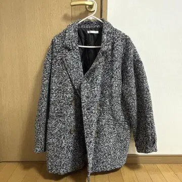 그레이 계열 더블 브레스트 체스터 코트