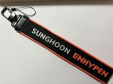 enhypen 성훈 스트랩