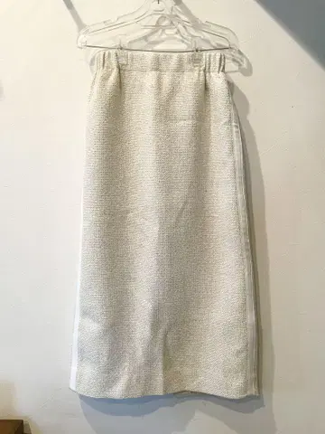 saloon 화이트 슬릿 롱 스커트