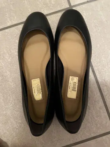 GRISE 블랙 플랫슈즈