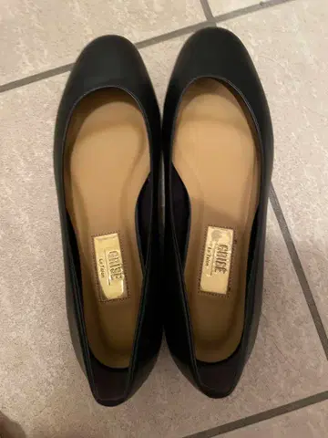 GRISE 블랙 플랫슈즈