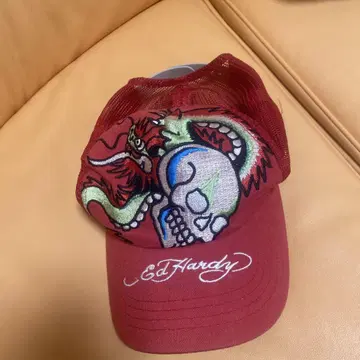 Ed Hardy 자수 트래커 캡 빨간색