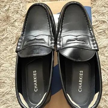 CHARKIES 블랙 가죽 로퍼 통학 행사