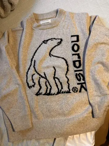 nordisk 곰 자수 스웨터 사이즈 48 그레이