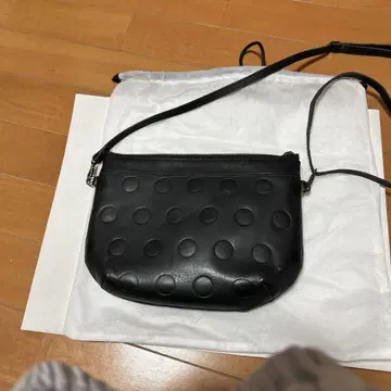 블랙 도트 디자인 숄더백